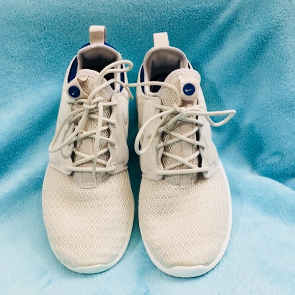 Nike Women's Roshe Two Running Shoe // new in box - Picture 2 of 8